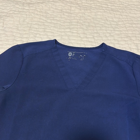 Figs Navy Casma Scrub Top - Picture 2 of 2